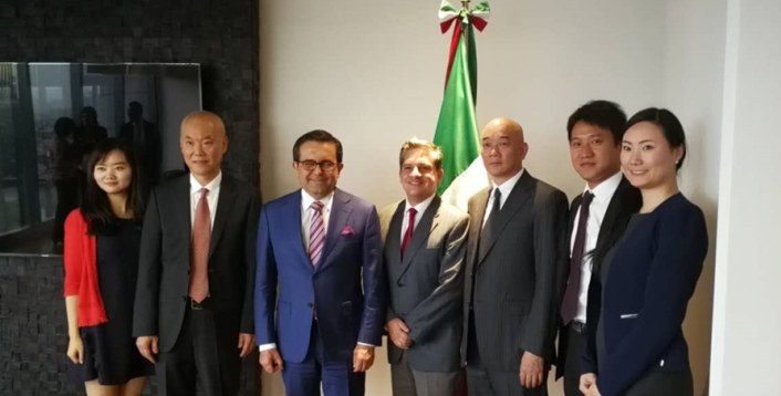 墨西哥中华企业协会主席金加池一行拜访墨经济部长