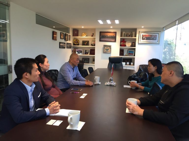 Miembros de la Revista China Hoy visitaron nuestra asociación.