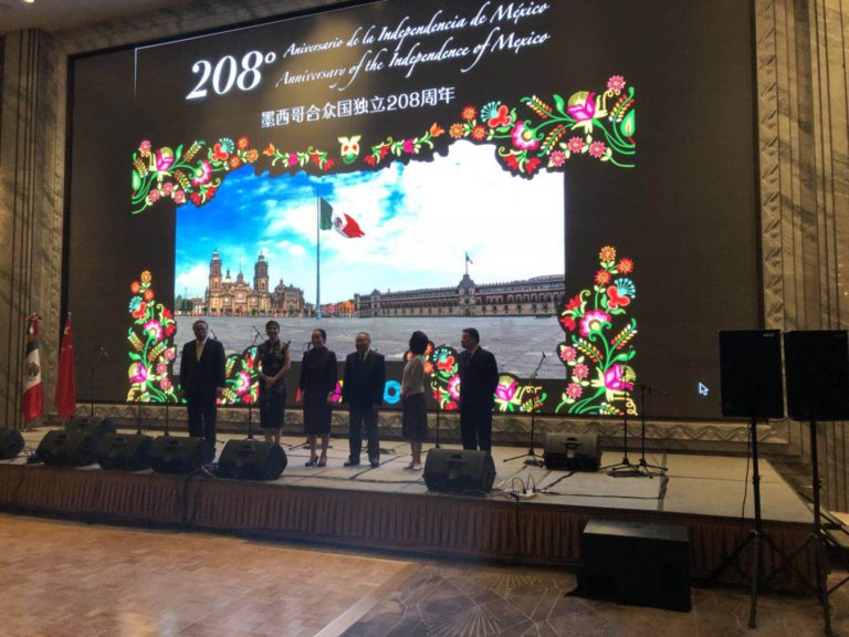 Presidente de la Asociación presente en el marco de la celebración de Independencia de México, en el consulado en Shanghai.