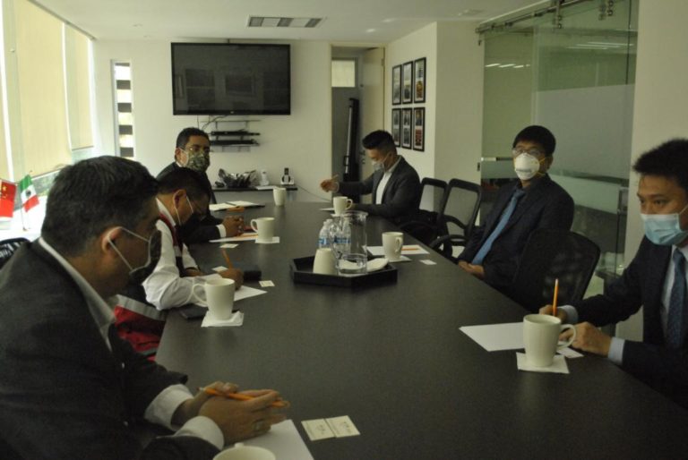 El Comité Organizador de la Asociación de Empresarios Zhonghua en México, A.C. y la Cruz Roja Mexicana sostuvieron una reunión para la mutua cooperación en la lucha contra la epidemia.