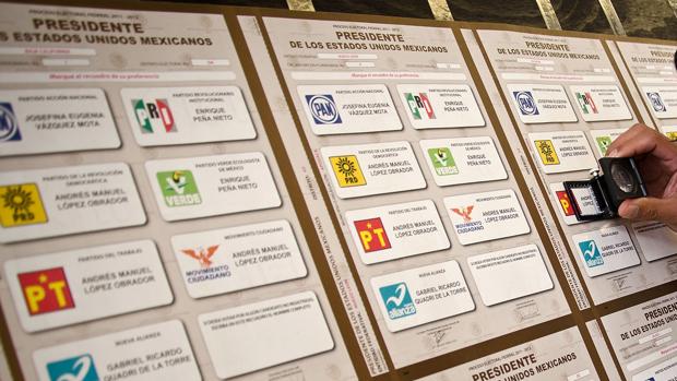 INE aprueba voto electrónico en el extranjero para 2021