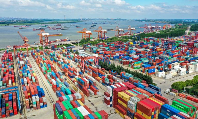 Comercio exterior de China alcanza nuevo récord en 2020